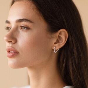 925 Sterling Silver Heart Earrings